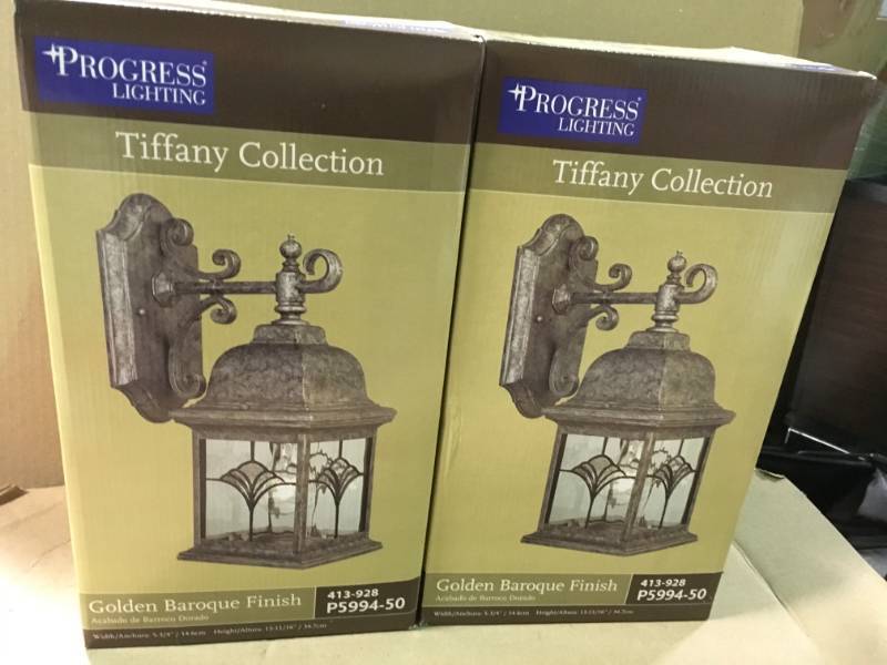 Progress Lighting P5994-50 1-Light Wall Bracket with Water Patterned Glass and Faux Tiffany Art Glass Accents, Golden Baroque QTY 2 in working condition