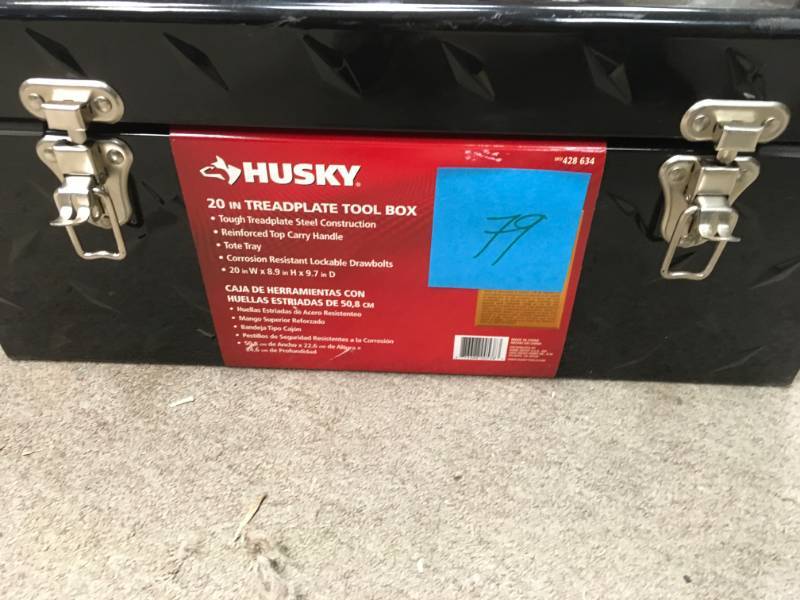 lot 79 image: Husky 20 in. Tread Plate Steel Hand Tool Box SEE PHOTO BROKEN
