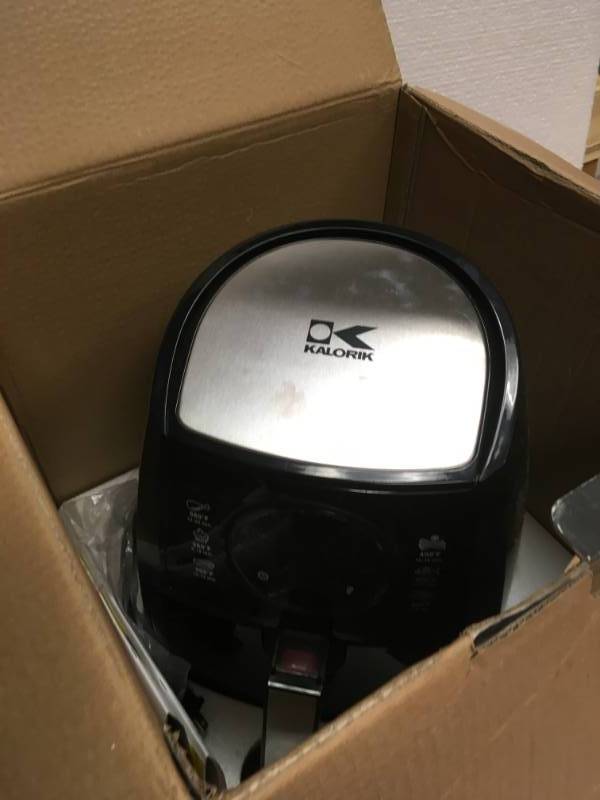 lot 81 image: KALORIK 3.2 Qt. Digital Display Air Fryer in Black in good working condition
