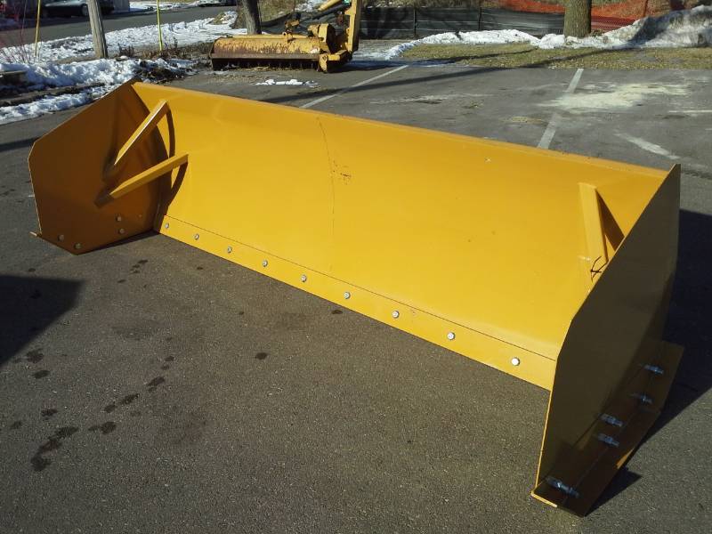 lot 401 image: 10 Snow Pusher (Skid Steer Attachment)