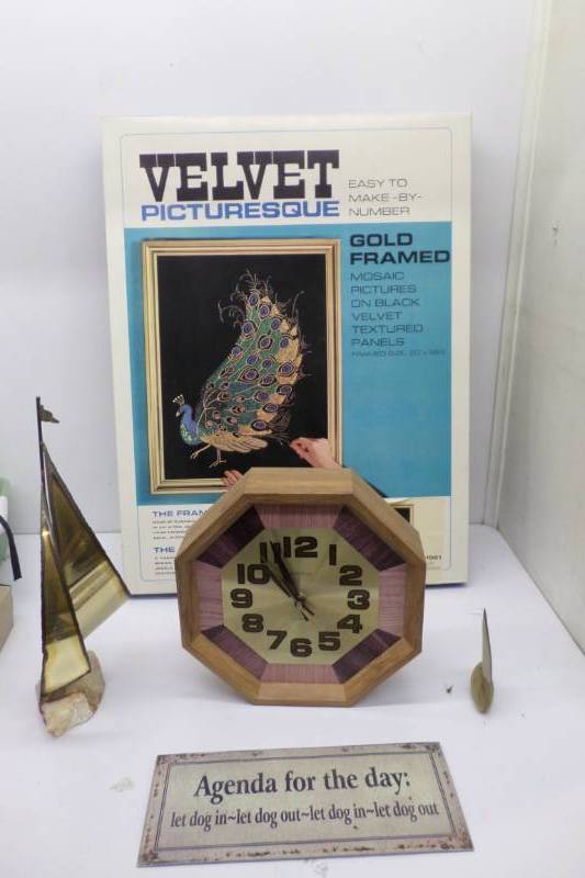 Velvet Picture, Spartus Quartz Clock, Two Sail Boars, Metal Sign