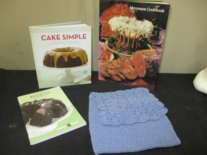 Bundt Cake books and purse