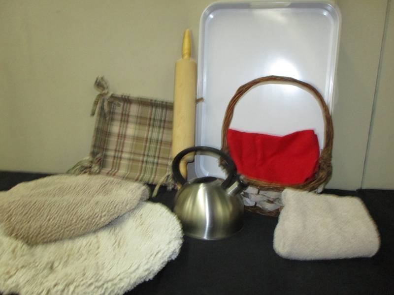 Tray, Teapot, toilet covers, towels and dishrags and baskets