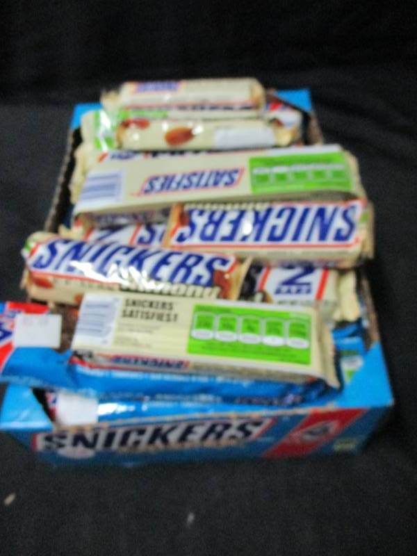 30 Snickers candy Bars