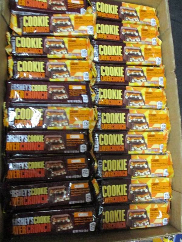 40 Hersheys cookie crunch bars
