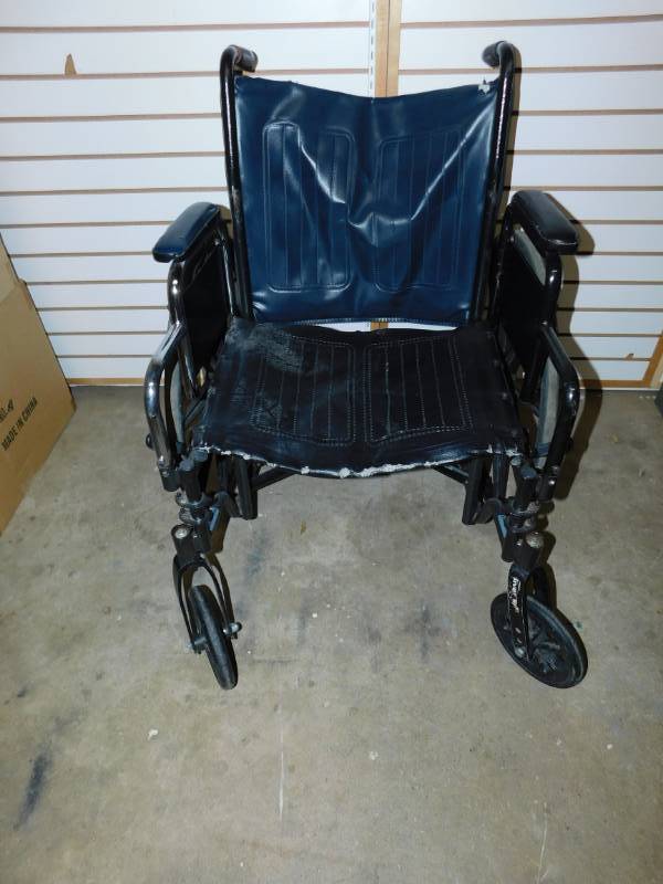 Medline Wheelchair With Locking Wheels