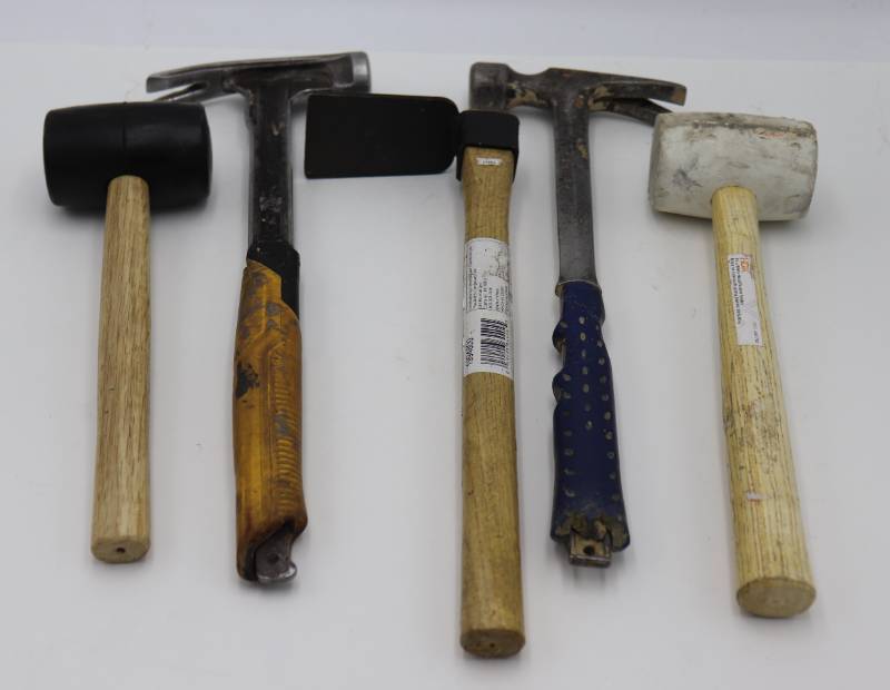 lot 17 image: Lot of Hammers