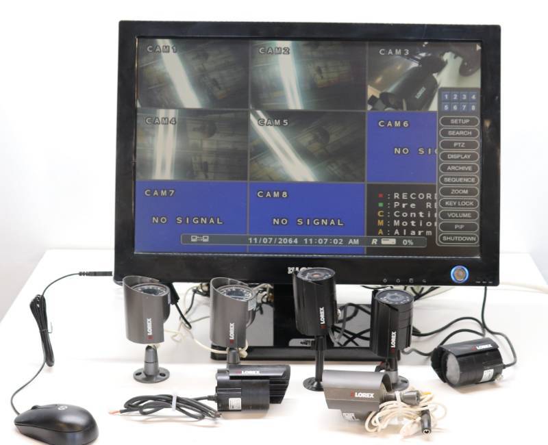 lot 22 image: Lorex L22WD800 DVR Camera System