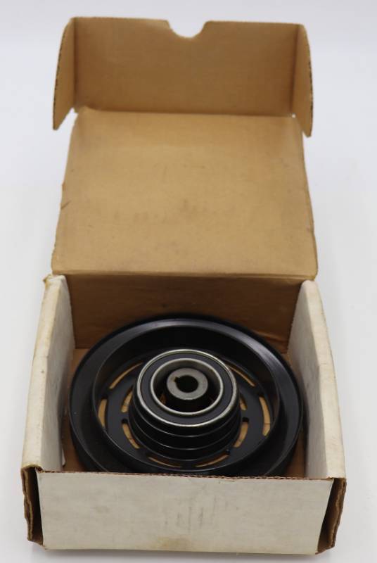 lot 30 image: Mopar AC Clutch & Pulley