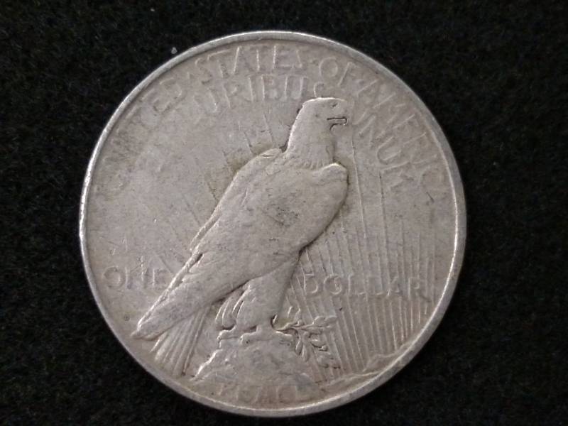 1922 D Peace Silver Dollar...