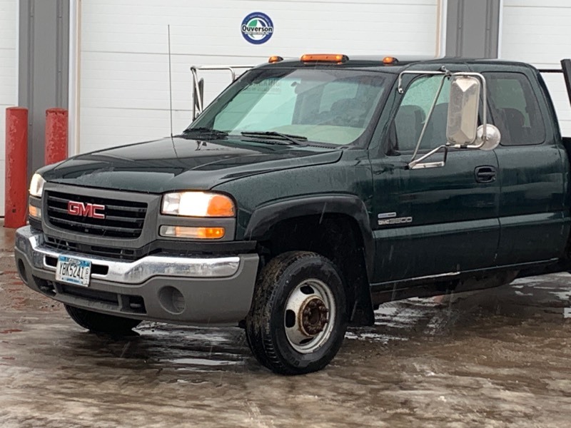 2007 GMC Sierra 3500 Dually Diesel Flat-Bed Truck