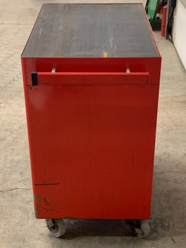 lot 2 image: Snap-On Rolling Tool Chest