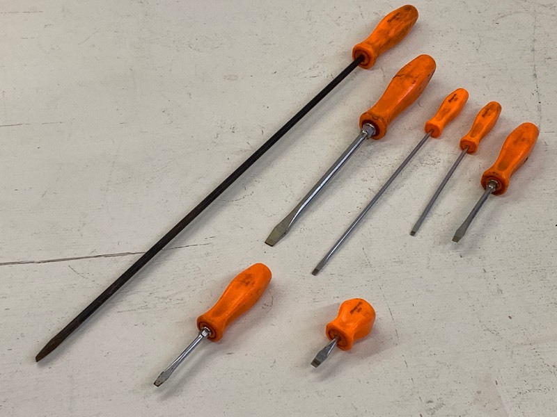 lot 35 image: Snap-On Screwdrivers--(7)