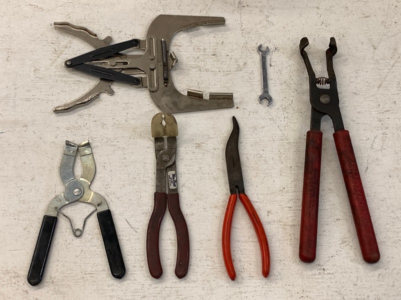 lot 43 image: MAC & BluePoint Hand Tools--(6)