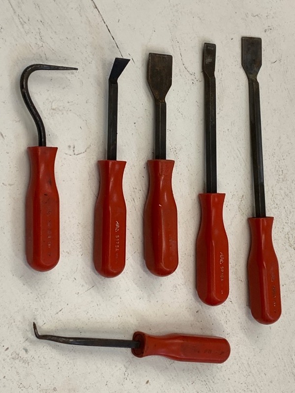 lot 51 image: (6) MAC Pick & Pry Tools