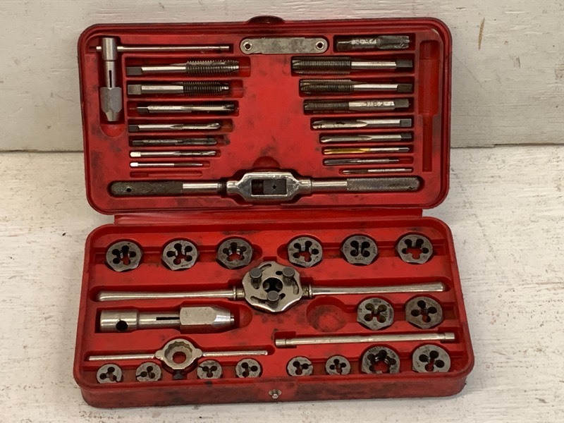 lot 48 image: BluePoint Tap & Die Set