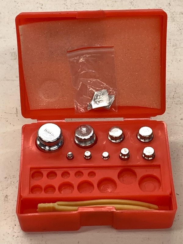lot 67 image: Calibration Weight Set