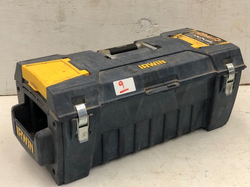 lot 9 image: Irwin 28 Toolbox