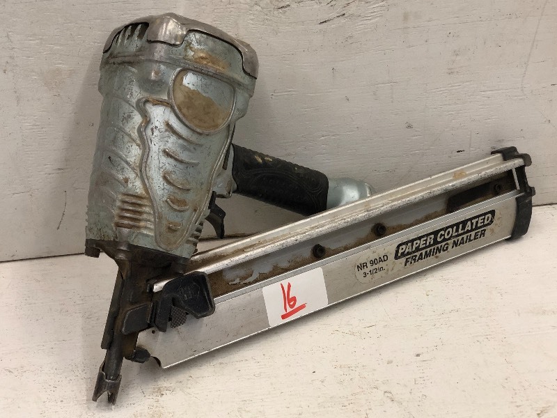 lot 16 image: Hitachi 3.5 Stapler