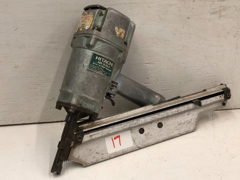 lot 17 image: Hitachi 3.25 Strip Nailer
