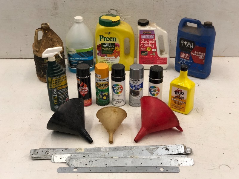 lot 42 image: Tote Of Lawn & Garden Supplies, Spray Paint, Etc