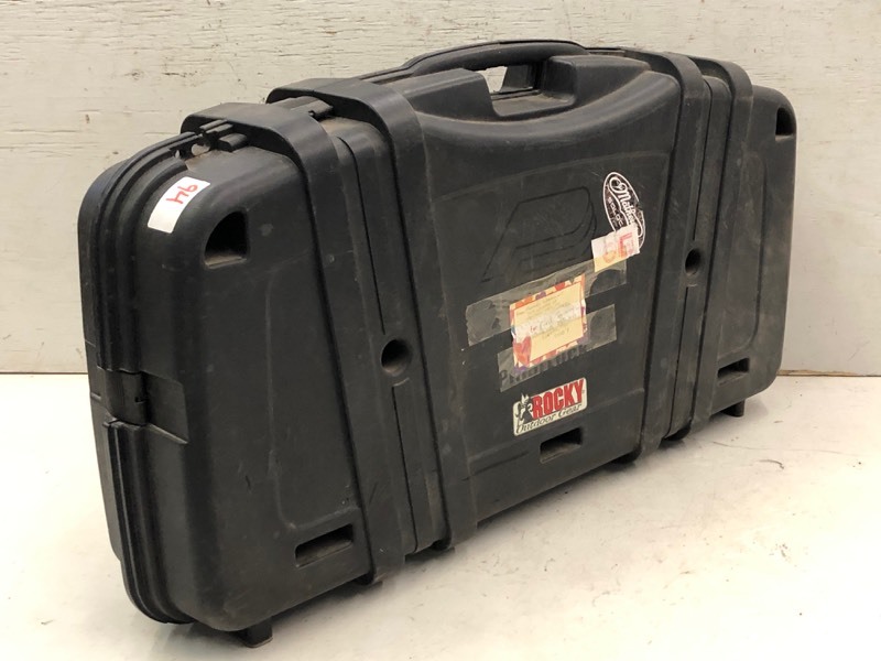 lot 94 image: Plano Hardshell Bow Case