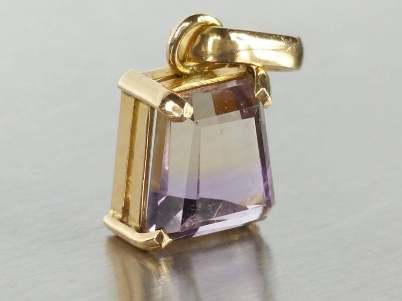 lot 59 image: Stunning Purple to Yellow Tourmaline Pendant in 14k Yellow Gold