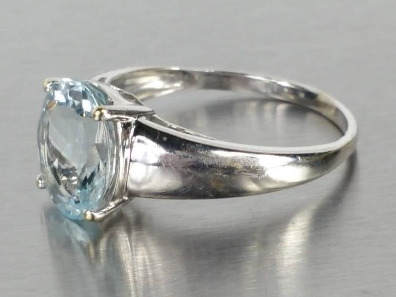 lot 60 image: 3.5 Aquamarine Estate Ring in Sterling Silver