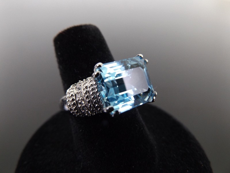 .925 Sterling Silver Princess Cut Aquamarine Crystal&nbspRing Size 7