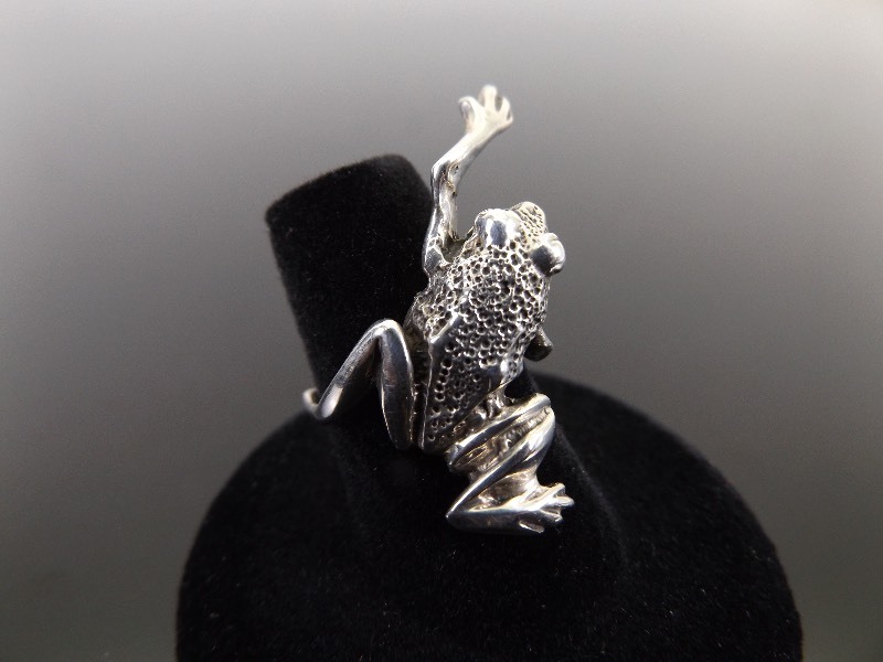 .925 Sterling Silver Frog Ring Size 6.5
