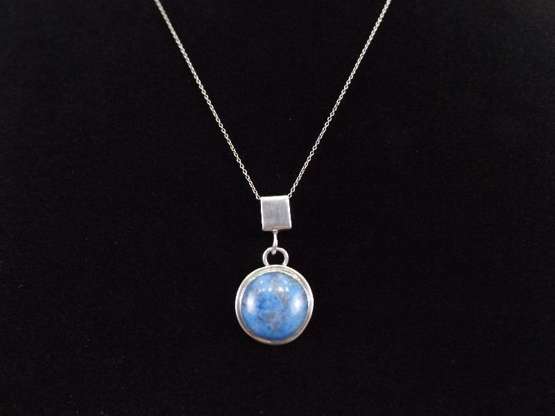 .925 Sterling Silver Lapis Lazuli Cabochon Pendant Necklace