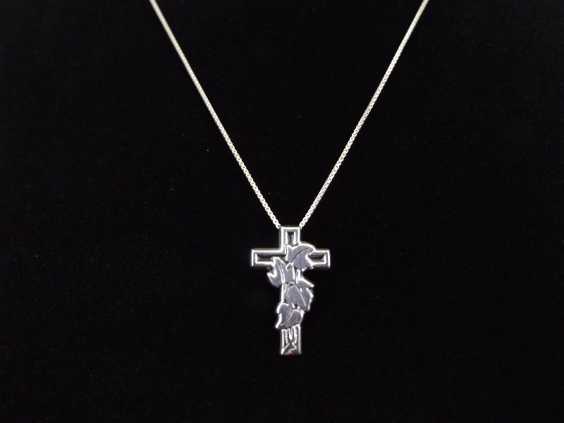 .925 Sterling Silver Cross Pendant Necklace