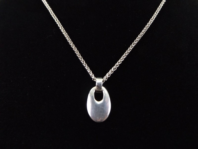 .925 Sterling Silver Artistic Pendant Necklace