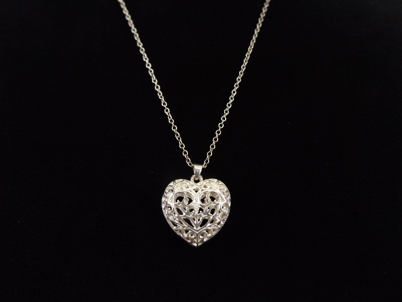 .925 Sterling Silver Heart Pendant Necklace