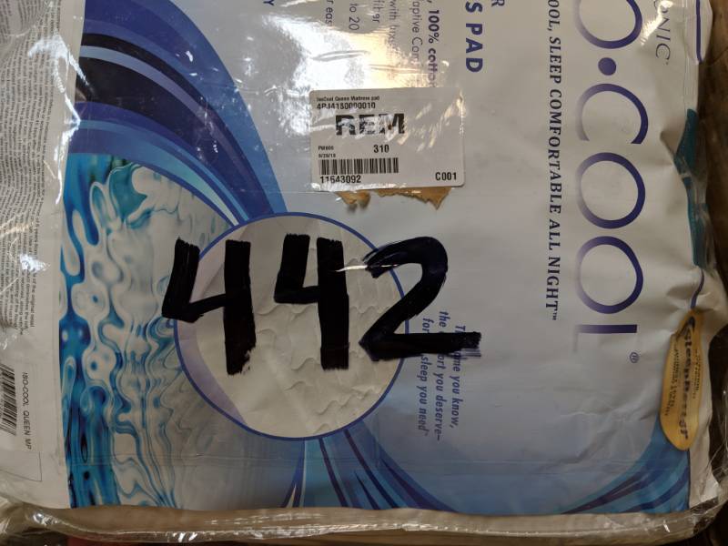 lot 442 image: IsoCool Mattress Pad - Queen (Does NOT include mattress)