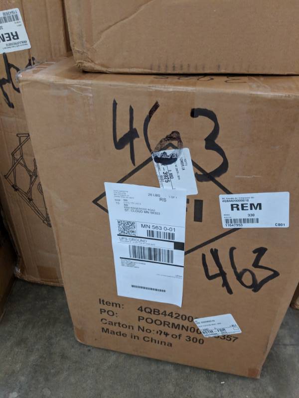 lot 463 image: Master Craft 3-Gallon Pancake Air Compressor
