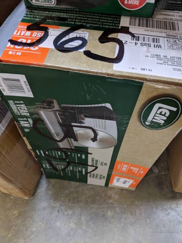 lot 565 image: LEM Electric 8.5 Meat Slicer