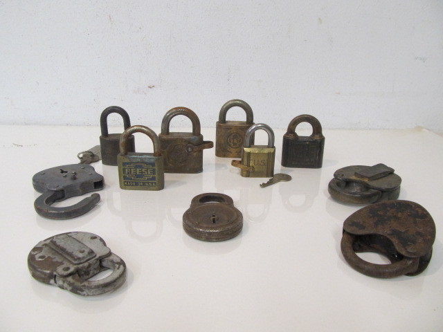 lot 11 image: Group of Vintage & Antique Railroad etc Locks 