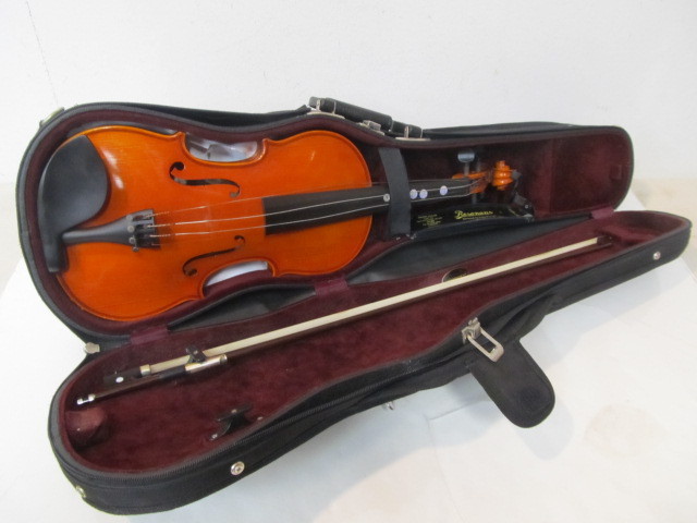 lot 18 image: All Strings Attached Model ET-150 Violin wBow & Case