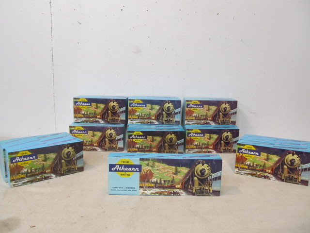 lot 23 image: Large Group of Brand New ATHEARN Train Cars & Engine 