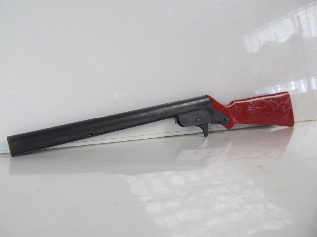 lot 25 image: Nice Vintage DAISY Pop gun