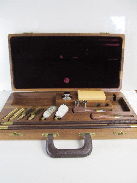 lot 44 image: Quality WINCHESTER Gun Cleaning & Accessory Kit