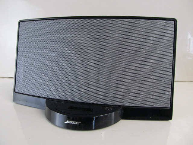 lot 50 image: Working BOSE Sound Dock