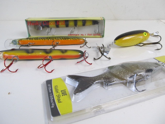 lot 52 image: Group of Large Sized Muskie Fishing Lures