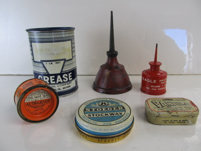 lot 57 image: Vintage Advertising Tins & Oil Cans