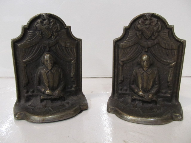 lot 62 image: Set of Vintage Cast Brass Shakespeare Bookends