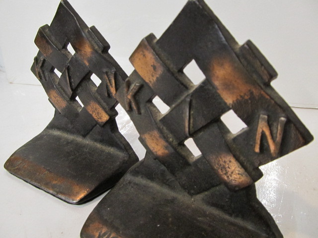 lot 63 image: Set of Vintage Solid Brass Bookends