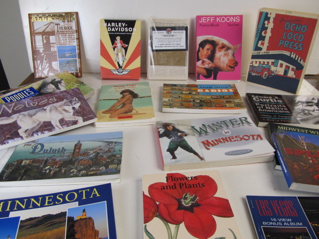 lot 70 image: Group of Complete Postcard Books - Including Jeff Koons