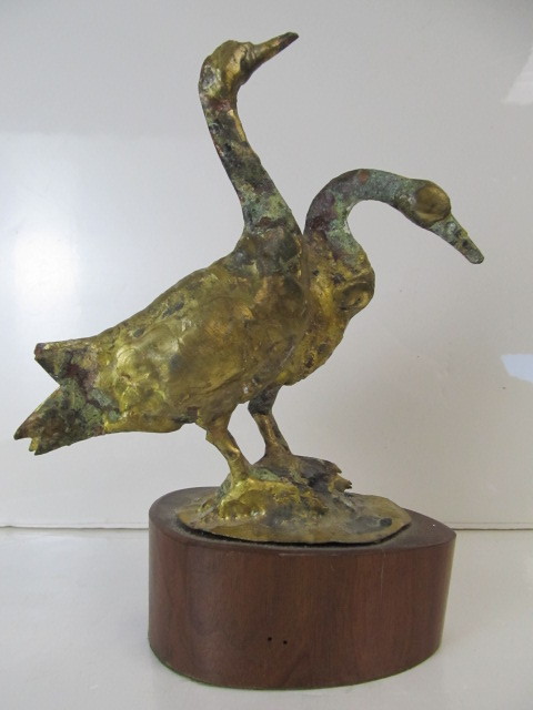 lot 72 image: Vintage Sculpted Bronze Duck Sculpture