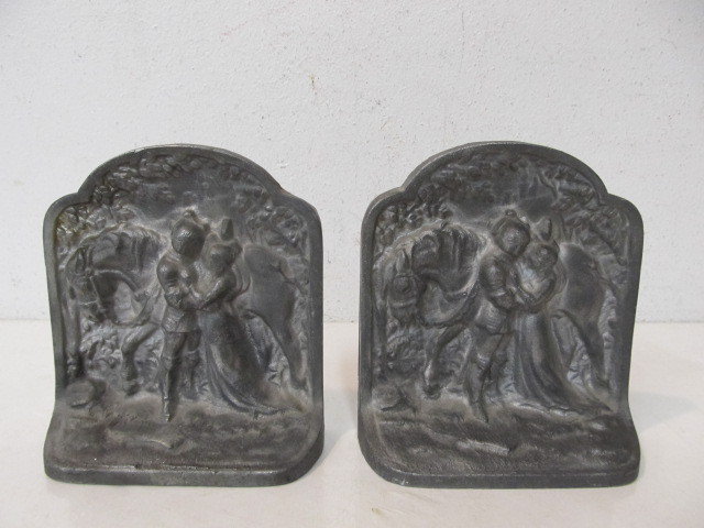 lot 76 image: Vintage BASCOM Cast Aluminum Romantic Bookends